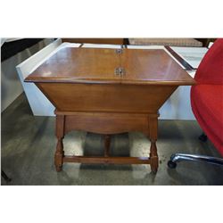 ANTIQUE YARN TABLE