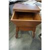 Image 3 : ANTIQUE YARN TABLE