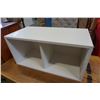 Image 1 : WHITE 2 CUBICAL SHELF