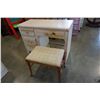 Image 4 : VINTAGE VANITY DESK AND STOOL