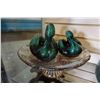 Image 1 : 2 BLUE MOUNTAIN SWANS AND GRAPE CAKE STAND