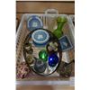 Image 2 : 2 TRAYS OF COLLECTIBLES, ART GLASS PAPER WEIGHTS, WEDGEWOOD PLATES