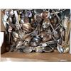 Image 2 : LOT OF APPROXIMATLY 300 COLLECTOR SPOONS (GREAT ASSORTMENT)