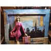 Image 3 : FASHION STORE WALL PLAQUE (NEW YORK) *VINTAGE* (24" X 20")