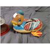Image 2 : WIND UP DUCK AND CHILD'S SEWING MACHINE