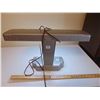 Image 2 : FLUORESCENT DESK LAMP (VINTAGE)
