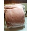 Image 2 : PINK WOOL BLANKET (NEVER USED) *AYERCREST*