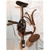 Image 2 : LARGE ANTIQUE DRILL & BUGGY STEP