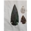 Image 2 : ONE LARGE AND 10 SMALL SHARP STONES