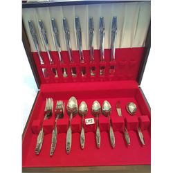 CUTLERY SET IN BOX