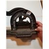 Image 2 : ANTIQUE 1800S EMPIRE TOBACCO LEAF CUTTER