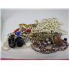 Image 8 : CONTAINERS & JEWELRY
