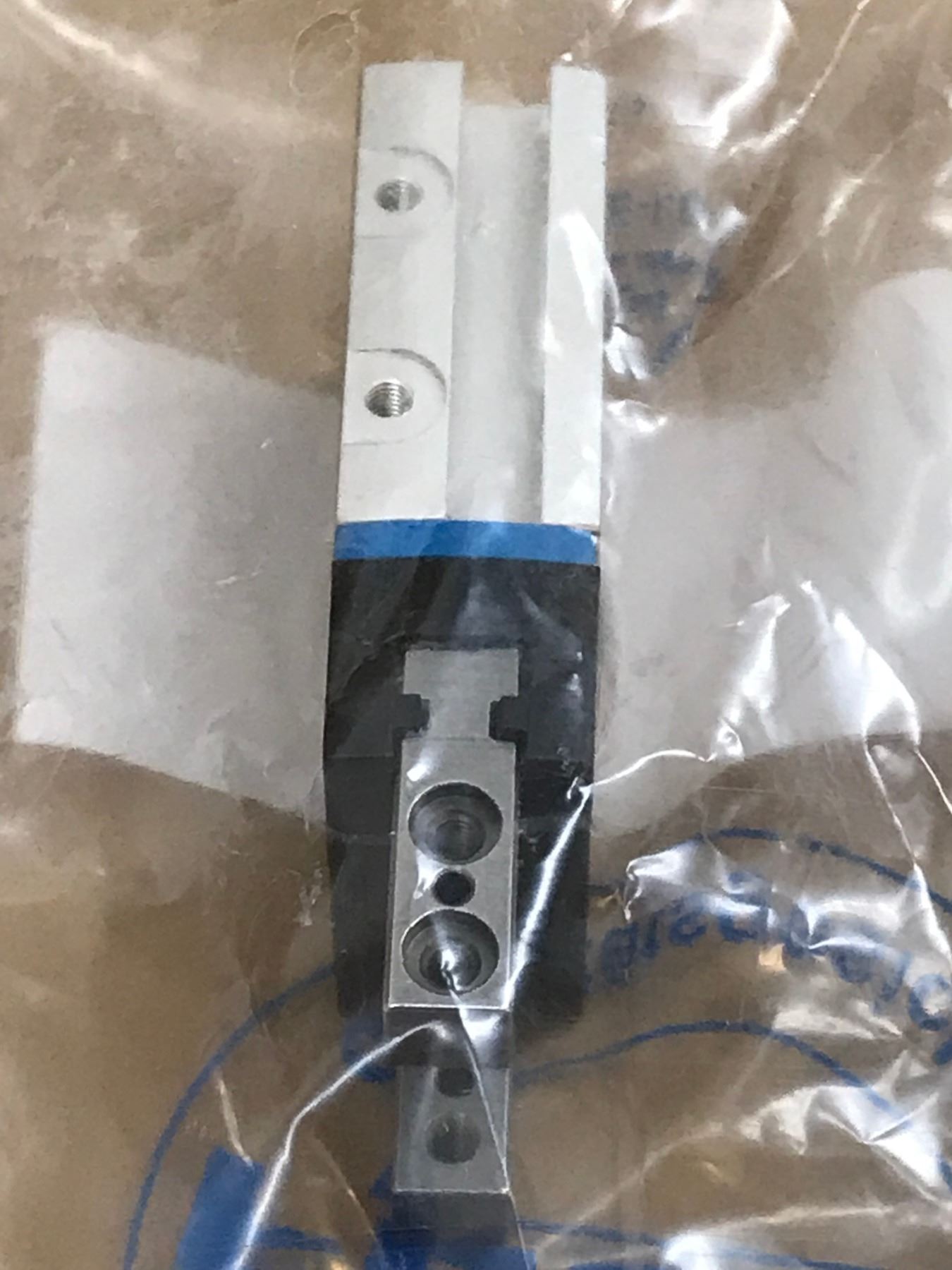 (2) FESTO DHPS10A PNEUMATIC PARALLEL GRIPPER BTM Industrial