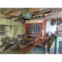 Gehl 1500 Round Baler