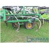 Image 5 : John Deere 610 Air Seeder w/ John Deere 777 Air Cart & Rite-Way Packer Bar