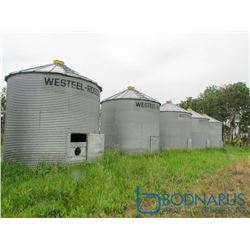 Westeel 1650bu Flatbottom Bin, newer wood floor