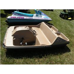 1990 3 seat paddle boat SN#-LLTA1790E090