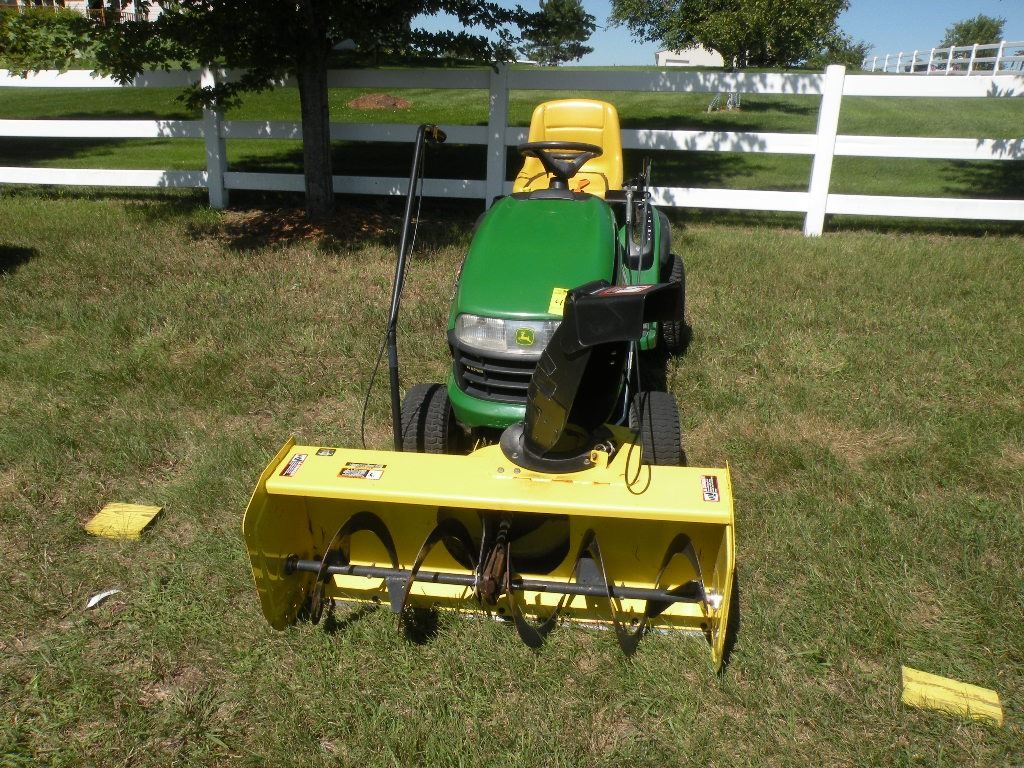 John Deere LA145 w/snowblower SNGXA145A214552