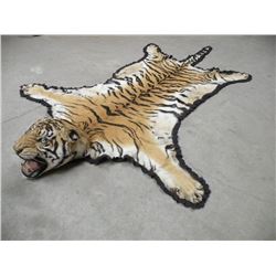 Bengal Tiger rug. Approx. 9ft nose to tail and 67" paw to paw. ABSOLUTLY NO SHIPPING WILL BE PROVIDE