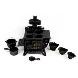 Queen Miniature Cast Iron Stove Replica