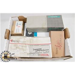 FLAT OF BATHROOM FIXTURES