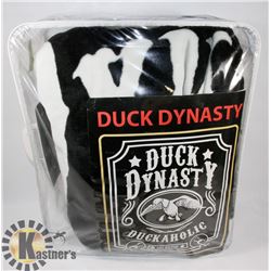 DUCK DYNASTY DUCKAHOLIC SUPER SOFT QUEEN BLANKET