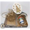 Image 1 : FLAT OF METAL GIFT BASKETS AND RIBBON