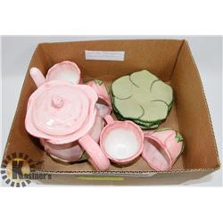 ROSE TEA SET FOR FOUR.