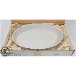 BLUE MOUNTAIN POTTERY CANADA SERVING DISH