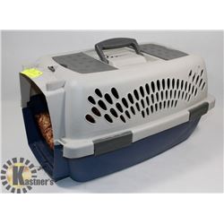 SMALL PET CARRIER WITH MATT.