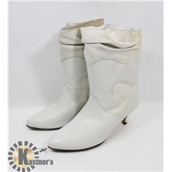WHITE LEATHER BOOTS SZ 7.5