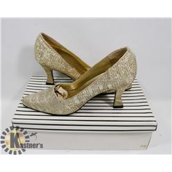 WEST & VINE GOLD SZ 5.5