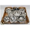 Image 1 : FLAT OF ASSORTED SIZE STAINLESS STEEL BOWLS
