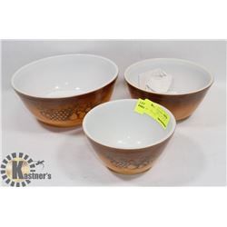 3PC VINTAGE PYREX MIXING/ SERVING BOWL SET