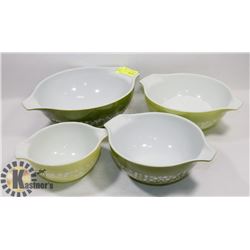 4PC VINTAGE PYREX HANDLED BOWL SET