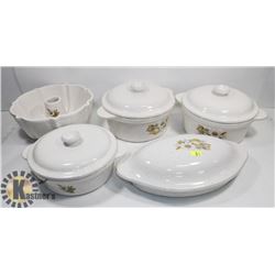 VINTAGE MATCHING SERVING/ BAKING DISH SET