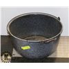 Image 1 : LARGE ENAMELED POT WITH NON MATCHING LID