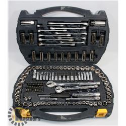 MASTERCRAFT 110 PIECE SOCKET AND MECHANICS TOOL