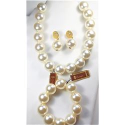 19)  NEW WITH TAGS BIG PEARL NECKLACE WITH