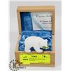 Image 1 : HAND CARVED BEAR WITH FISH FIGURINE, BEAR IS