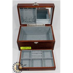 JEWELLERY BOX, 2 LAYERS AND COMPARTMENTS