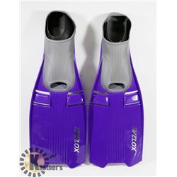 SIZE XL VELOX FLIPPERS