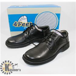 4 FEET BLACK SZ 9-9.5 (43) MENS