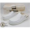 Image 1 : BIOTIME WHITE LEATHER SZ 9-9.5