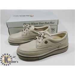 HUSH PUPPIES LVORY LEATHER SZ 7