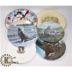 SMALL TOTE OF COLLECTIBLE PLATES