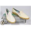 Image 1 : GRASSHOPPER BEIGE SZ 10