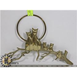 VINTAGE CAT FAMILY SOLID BRASS WALL HANGING.