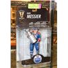 Image 1 : VINTAGE HOCKEY MARK MESSIER ACTION FIGURE.