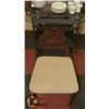 Image 2 : 45" DIAMETER GLASS ROUND TABLE WITH 4 PADDED